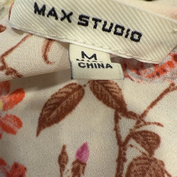 Max Studio floral print sleeveless top asymmetrical hem Size medium - Picture 7 of 10